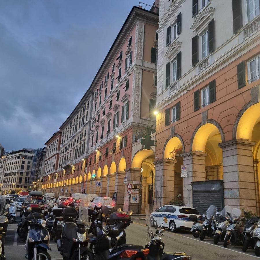 Dalla Laretta Di Fronte All Acquario Di Genova Génova Exterior foto